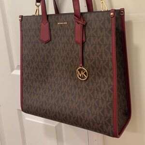 Micheal Kors Purse